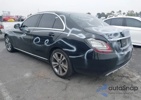 2019 Mercedes-Benz C 300 z USA, uszkodzony, nr VIN 55SWF8DB5KU317620